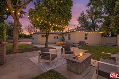 7822 Peach Ave, Van Nuys, CA 91406 - Photo 1