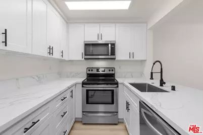 435 S Virgil Ave #228, Los Angeles, CA 90020 - Photo 1