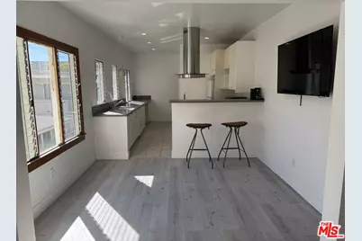 243 N Swall Dr, Beverly Hills, CA 90211 - Photo 1