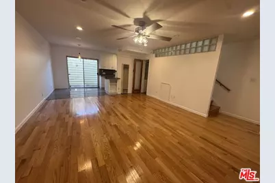 2912 11th St #3, Santa Monica, CA 90405 - Photo 1