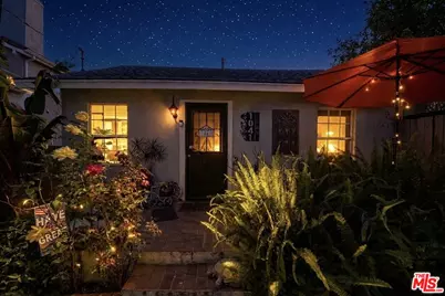 1041 W 1st St, San Pedro, CA 90731 - Photo 1