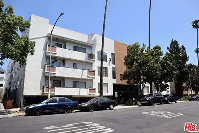 334 S Gramercy Pl, Los Angeles, CA 90020 - Photo 1