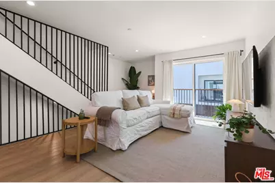 843 N Mariposa Ave #2, Los Angeles, CA 90029 - Photo 1