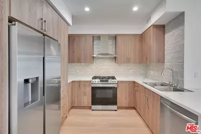 14419 Riverside Dr #204, Sherman Oaks, CA 91423 - Photo 1