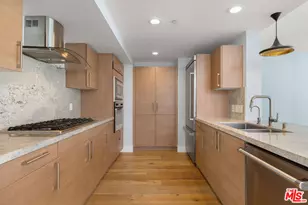 13650 Marina Pointe Dr, Marina del Rey, CA 90292 - Photo 1