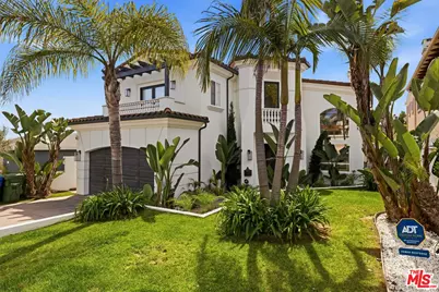 1832 11th St, Manhattan Beach, CA 90266 - Photo 1