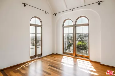 1302 N Sweetzer Ave #2, West Hollywood, CA 90069 - Photo 1