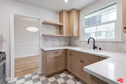 405 Shirley Pl, Beverly Hills, CA 90212 - Photo 1