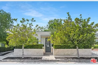 429 N Lucerne Blvd, Los Angeles, CA 90004 - Photo 1
