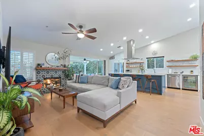 1220 Dincara Rd, Burbank, CA 91506 - Photo 1
