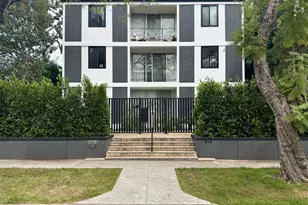 414 N Palm Dr, Beverly Hills, CA 90210 - Photo 1