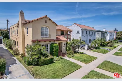1071 S Cloverdale Ave, Los Angeles, CA 90019 - Photo 1