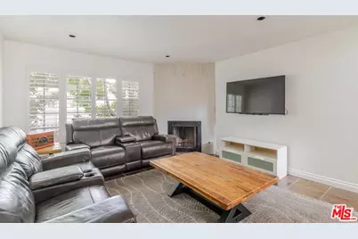 5820 Yolanda Ave #5, Tarzana, CA 91356 - Photo 1
