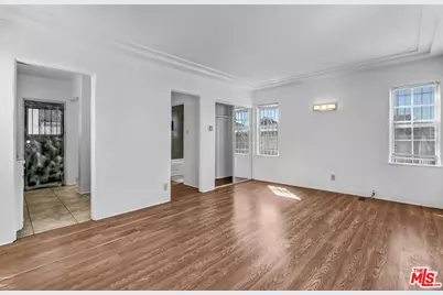 820 S Grevillea Ave #B, Inglewood, CA 90301 - Photo 1