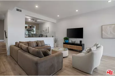 17165 Palisades Cir, Pacific Palisades, CA 90272 - Photo 1