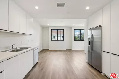 951 S Wilton Pl #201, Los Angeles, CA 90019 - Photo 1