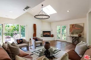 2216 E Live Oak Dr, Los Angeles, CA 90068 - Photo 1