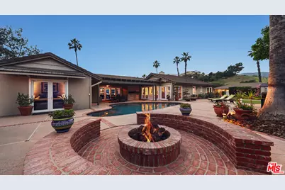1910 Las Flores Dr, Glendale, CA 91207 - Photo 1