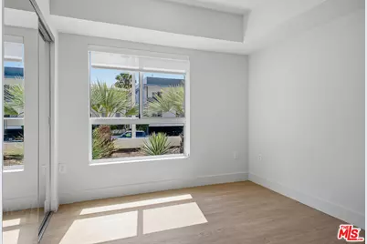 11837 Mayfield Ave #106, Los Angeles, CA 90049 - Photo 1