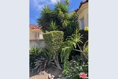 8900 S Harvard Blvd, Los Angeles, CA 90047 - Photo 1