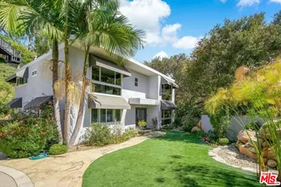 1068 Casiano Rd, Los Angeles, CA 90077 - Photo 1
