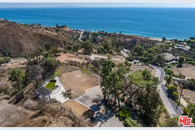 22105 Carbon Mesa Rd, Malibu, CA 90265 - Photo 1
