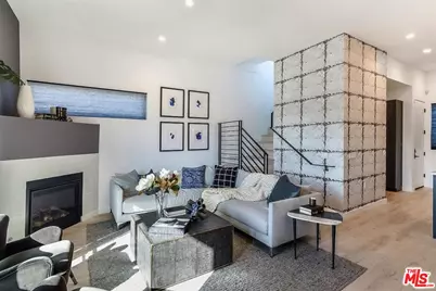 1002 N Hudsoon Ave #4, Los Angeles, CA 90038 - Photo 1
