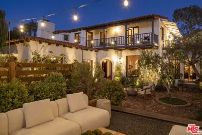 216 Notteargenta Rd, Pacific Palisades, CA 90272 - Photo 1