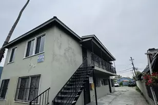 810 W 62nd St, Los Angeles, CA 90044 - Photo 1