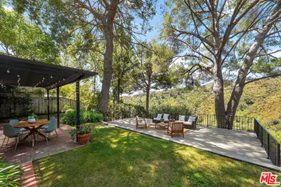2521 La Condesa Dr, Los Angeles, CA 90049 - Photo 1
