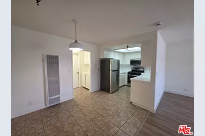 3204 W 139th St #2, Hawthorne, CA 90250 - Photo 1
