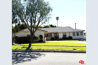 5404 S Corning Ave, Los Angeles, CA 90056 - Photo 1