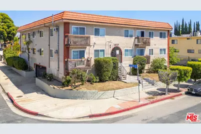 13227 Vanowen St, North Hollywood, CA 91605 - Photo 1