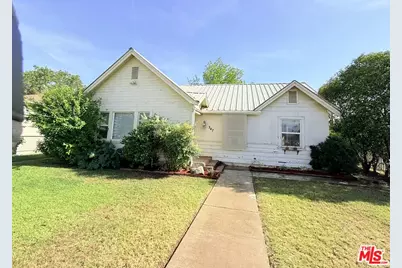 347 Francis St, Bakersfield, CA 93308 - Photo 1