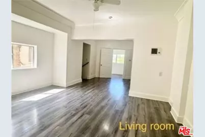 204 W 52nd Pl, Los Angeles, CA 90037 - Photo 1