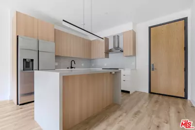 5657 Virginia Ave #202, Los Angeles, CA 90038 - Photo 1