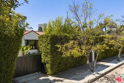 947 S Cloverdale Ave, Los Angeles, CA 90036 - Photo 1