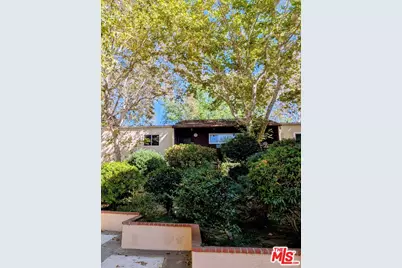 18350 Hatteras St #256, Tarzana, CA 91356 - Photo 1