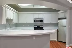 12712 Moorpark St, Studio City, CA 91604 - Photo 1
