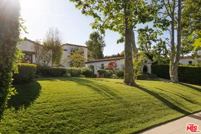 563 S Burlingame Ave, Los Angeles, CA 90049 - Photo 1