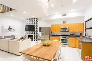 815 Hampton Dr, Venice, CA 90291 - Photo 1