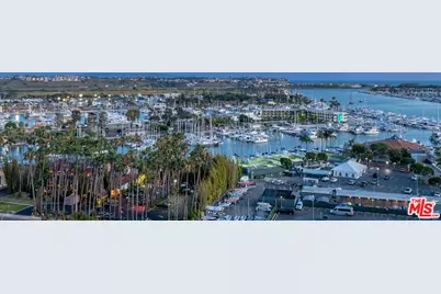 13700 Marina Pointe Dr #1629, Marina del Rey, CA 90292 - Photo 1