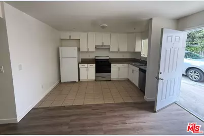 6640 Irvine Ave #6, North Hollywood, CA 91606 - Photo 1