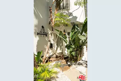 2320 N Beachwood Dr, Los Angeles, CA 90068 - Photo 1