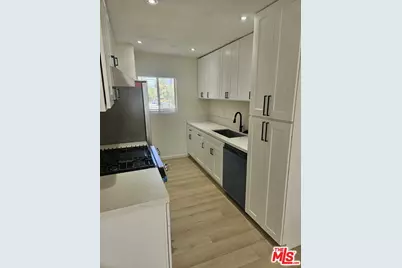 10836 Camarillo St #4, North Hollywood, CA 91602 - Photo 1