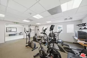 956 S Wilton Pl, Los Angeles, CA 90019 - Photo 1