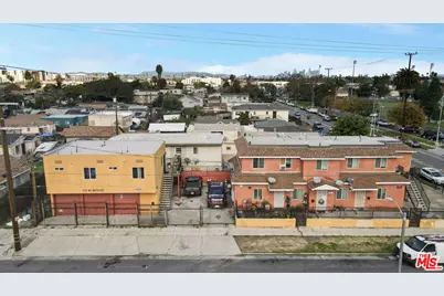 711 W 90th St, Los Angeles, CA 90044 - Photo 1