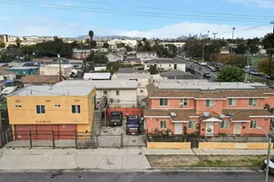 711 W 90th St, Los Angeles, CA 90044 - Photo 1