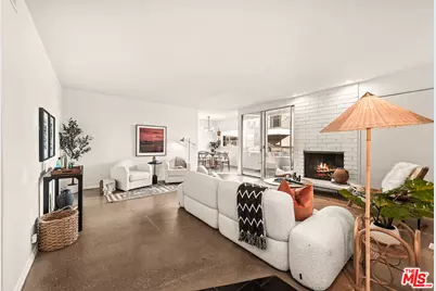 8401 Fountain Ave #13, West Hollywood, CA 90069 - Photo 1