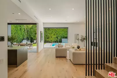 637 N Crescent Heights Blvd, Los Angeles, CA 90048 - Photo 1